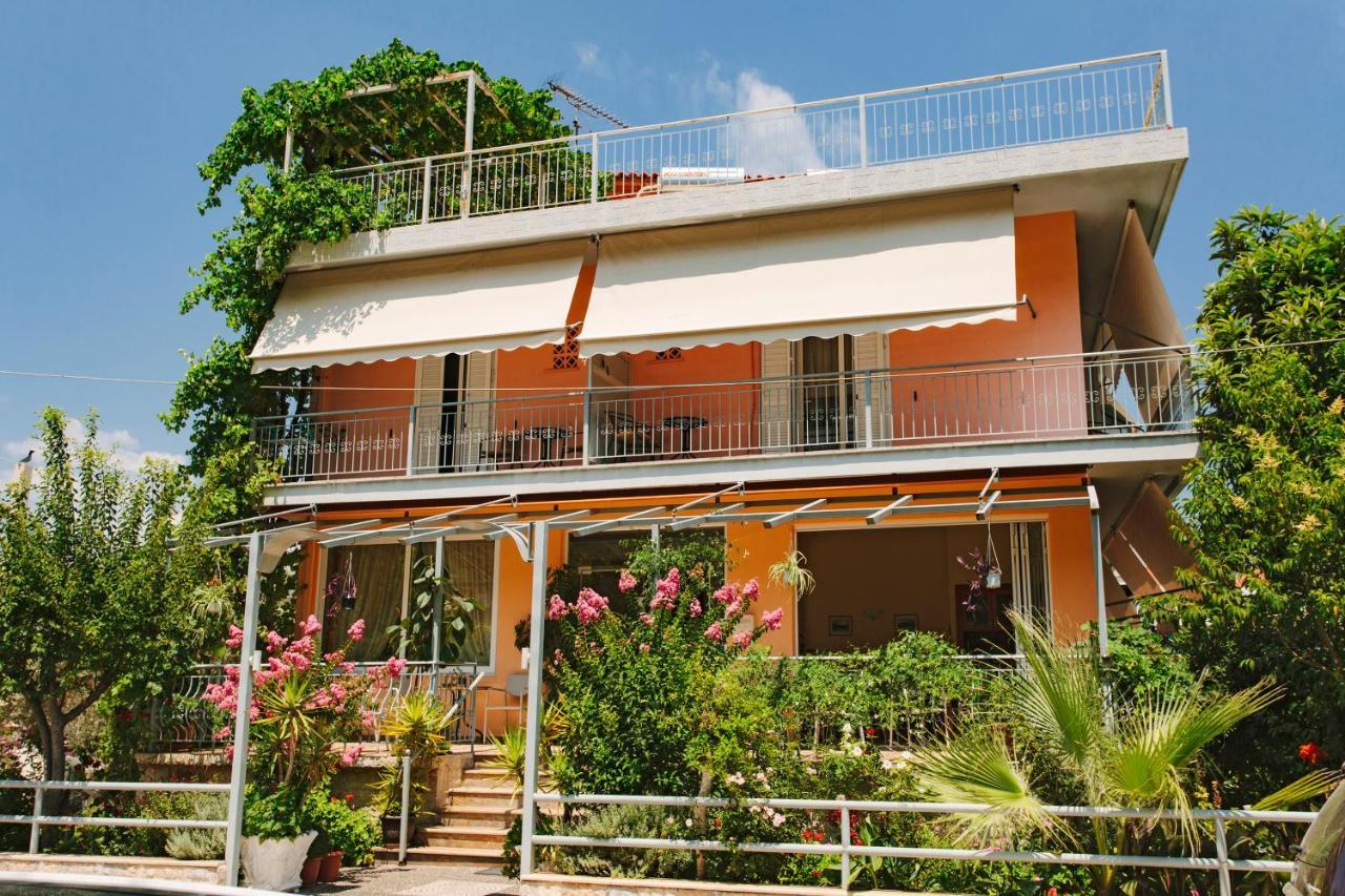 קמנה וורלה Hotel Loula Rooms And Apartments מראה חיצוני תמונה