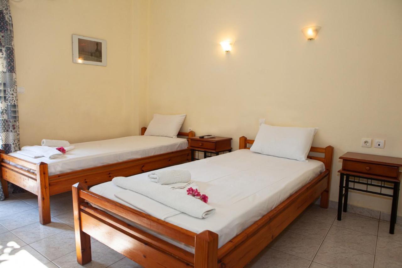 קמנה וורלה Hotel Loula Rooms And Apartments מראה חיצוני תמונה