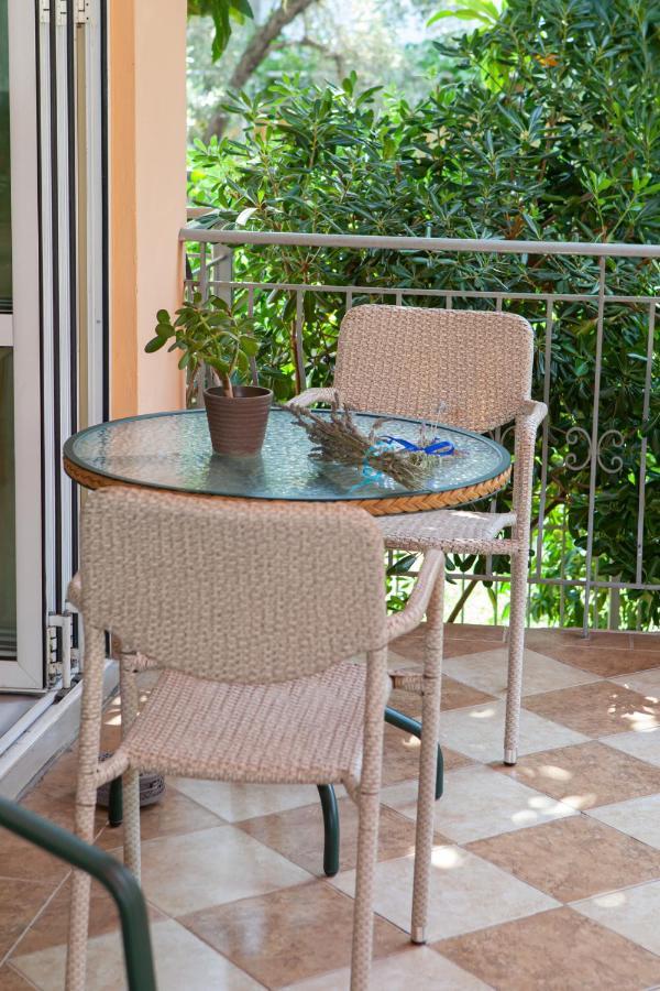 קמנה וורלה Hotel Loula Rooms And Apartments מראה חיצוני תמונה