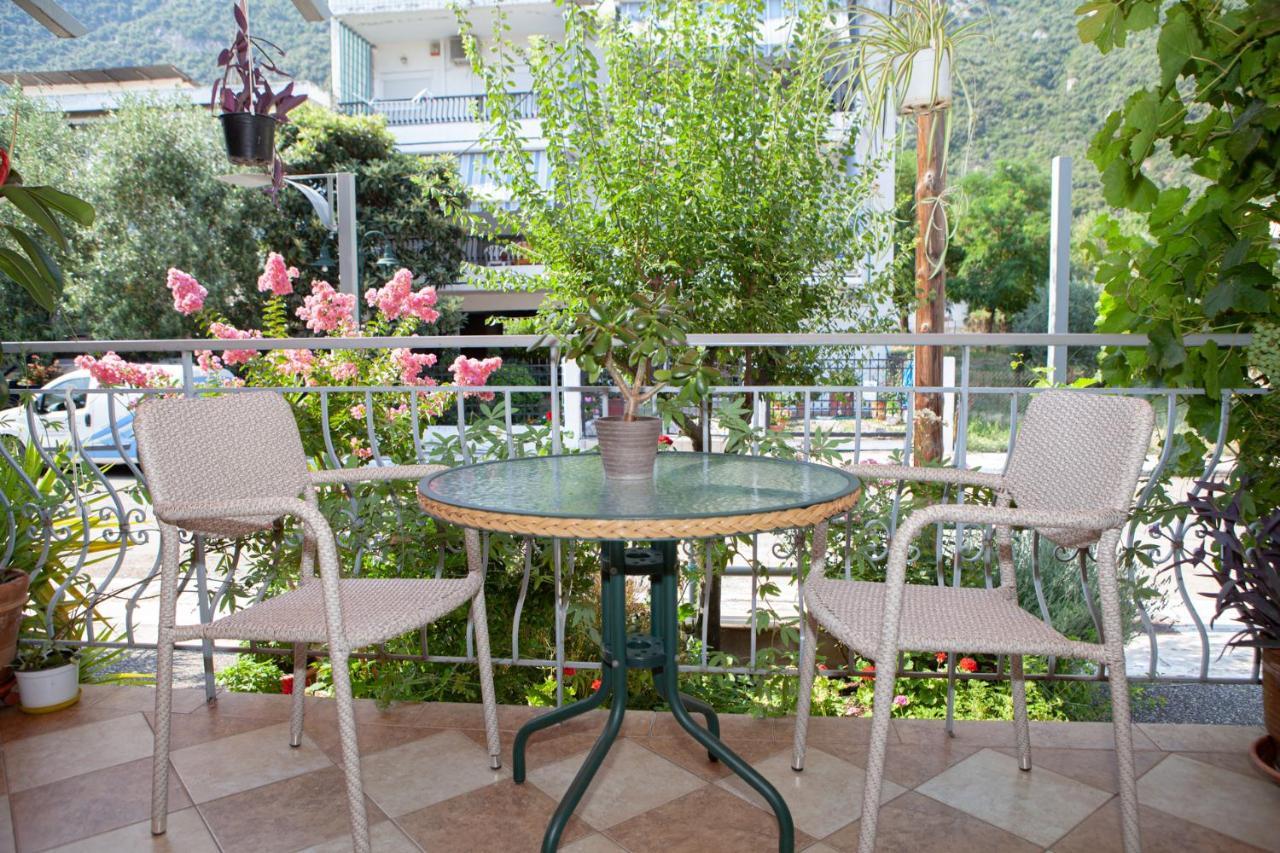 קמנה וורלה Hotel Loula Rooms And Apartments מראה חיצוני תמונה