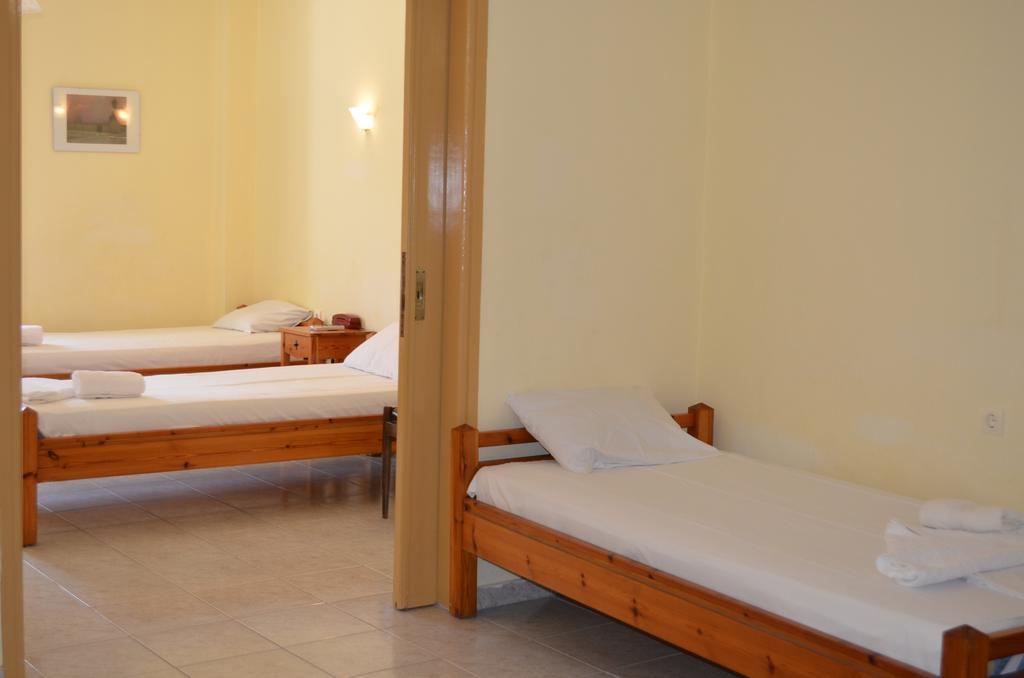 קמנה וורלה Hotel Loula Rooms And Apartments חדר תמונה