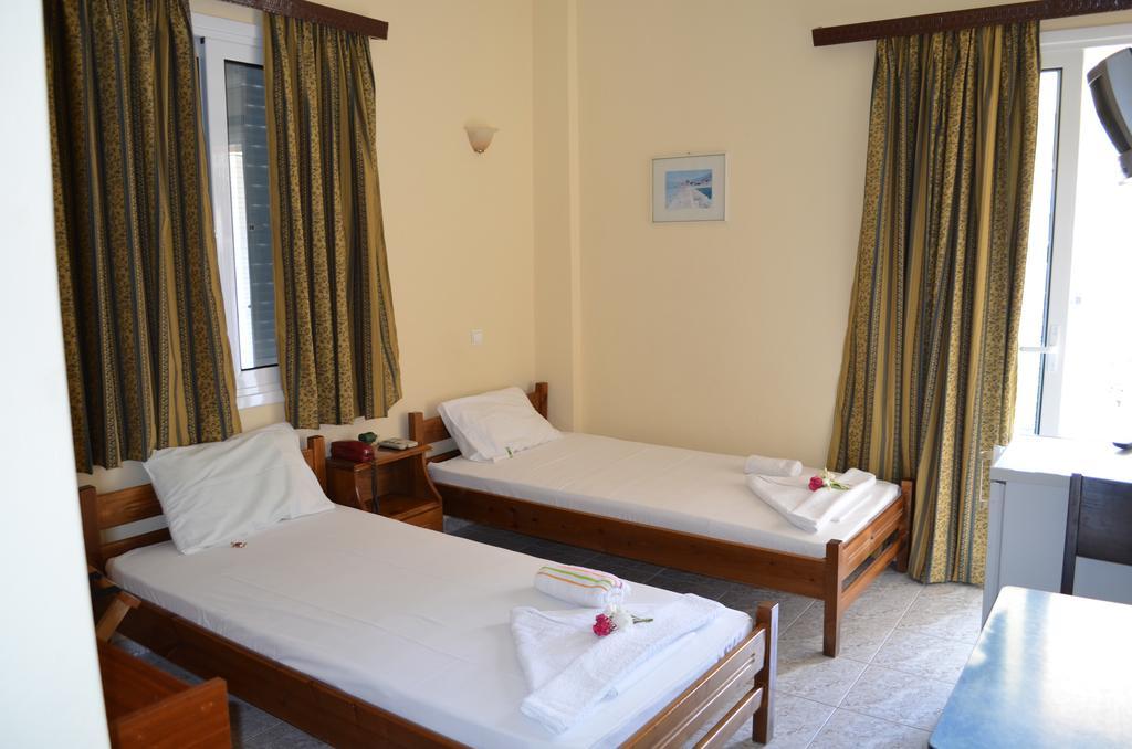 קמנה וורלה Hotel Loula Rooms And Apartments מראה חיצוני תמונה