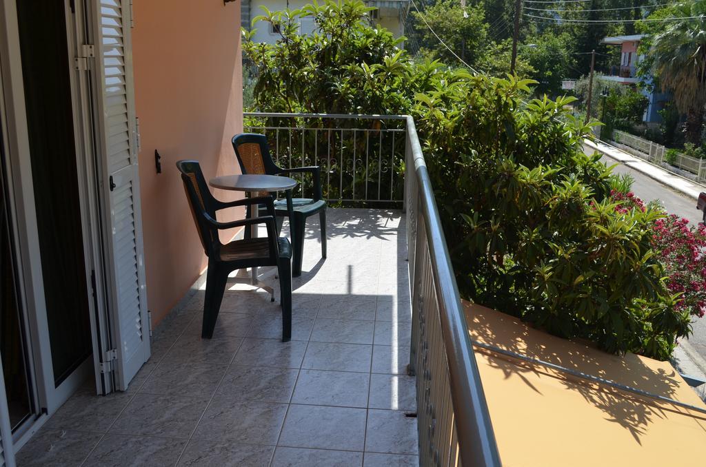 קמנה וורלה Hotel Loula Rooms And Apartments חדר תמונה